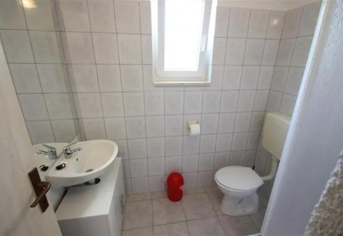Apartments With A Parking Space Novi Vinodolski - 11423